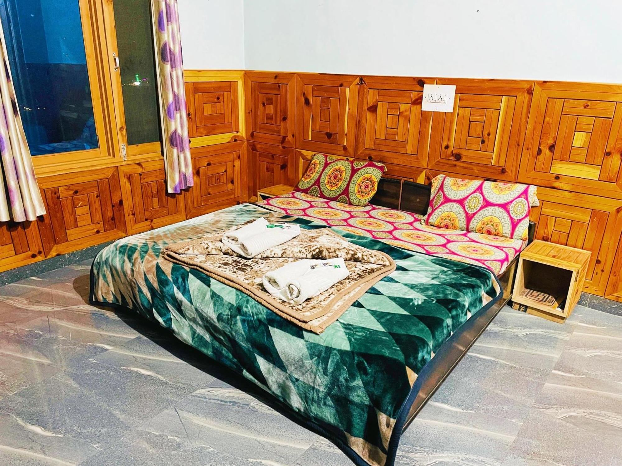 Chalo Chhalal Hotel & Cafe Kasol Exterior foto