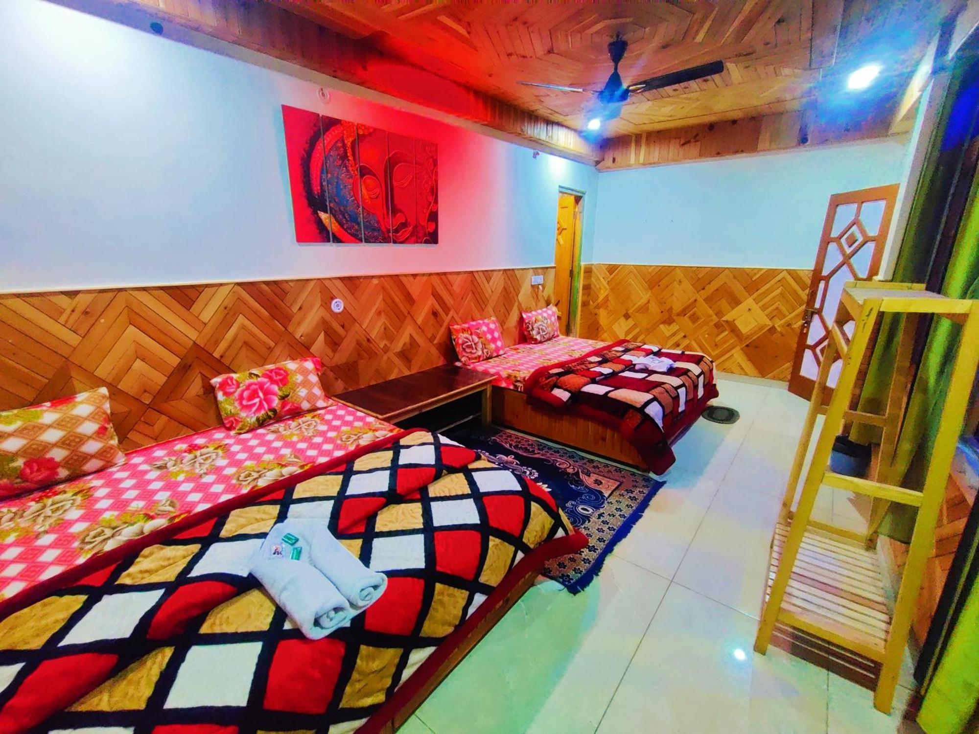 Chalo Chhalal Hotel & Cafe Kasol Exterior foto